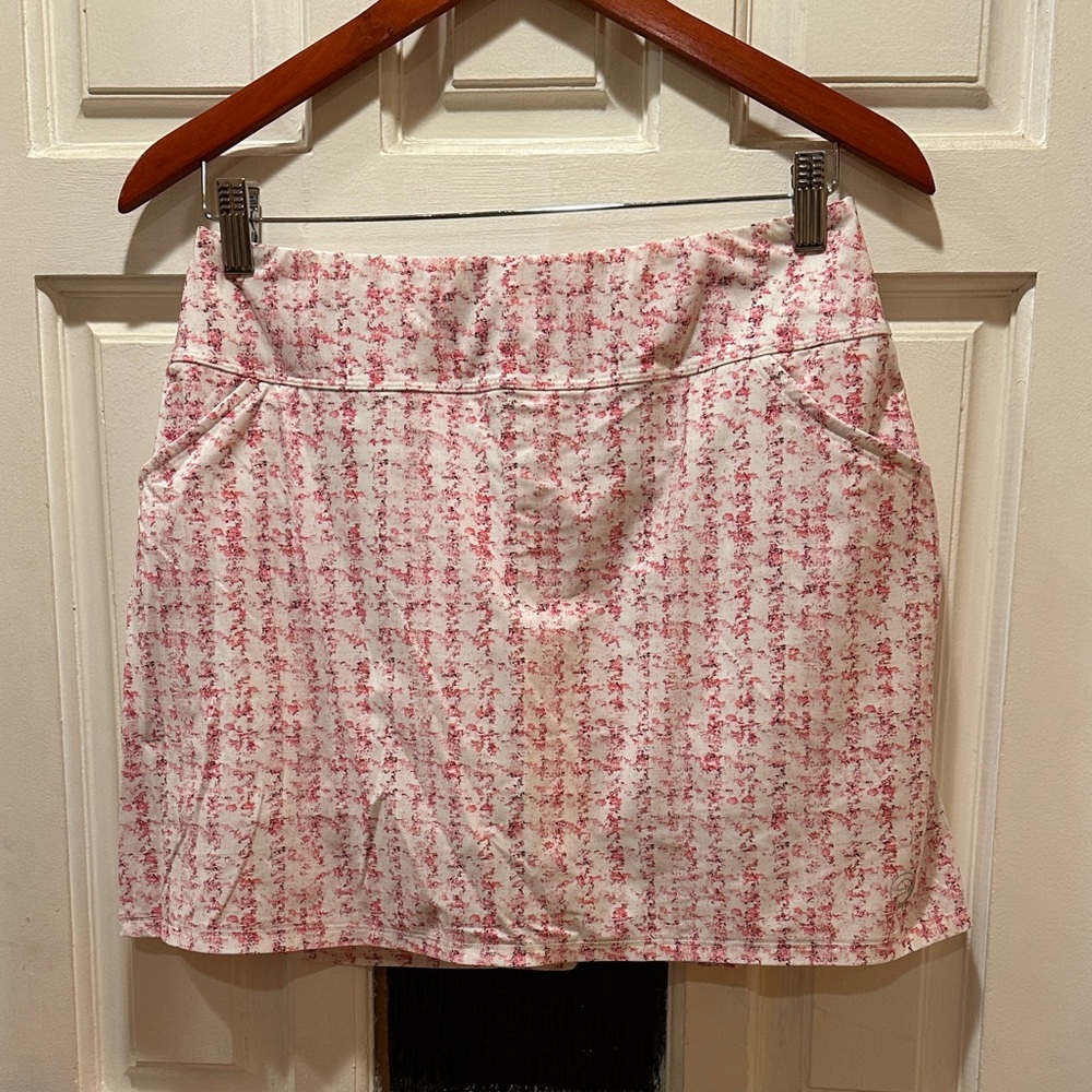 FORAY GOLF Chic Pink and White Golf Skort